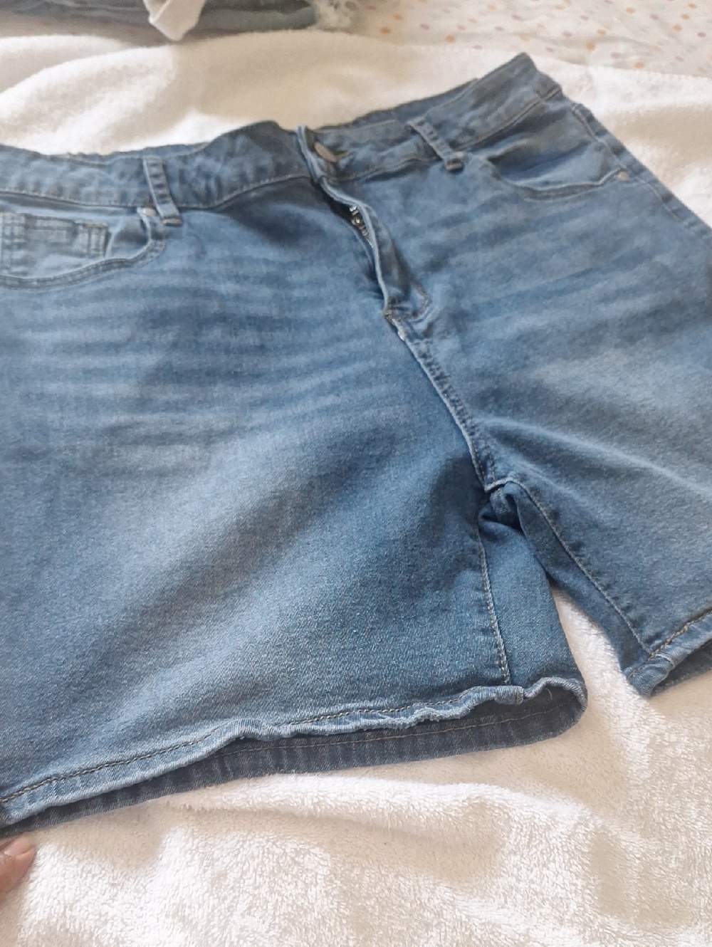 Classic Denim Shorts - Light Blue
